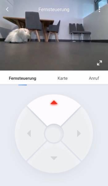 Es ist sogar möglich den Roboter zu steuern, während man über die App durch seine Kamera blickt.